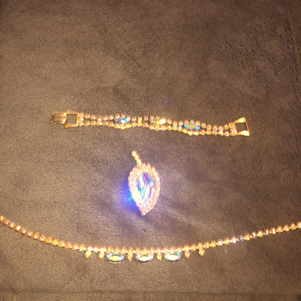 Antique jewelry set